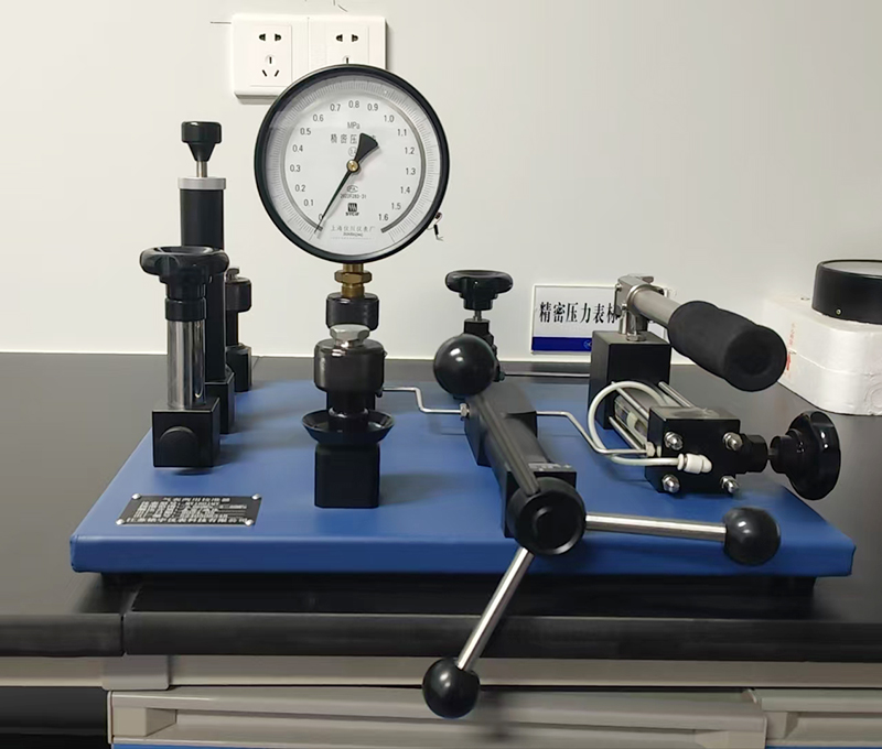 紧密压力表标准器.jpg
